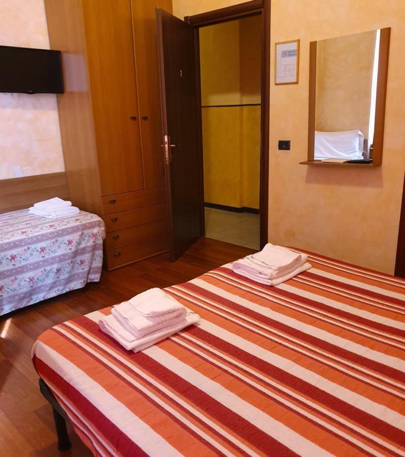Albergo Leon D'Oro Castel San Giovanni  Exterior photo